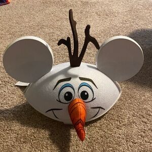 Disney Olaf Character hat